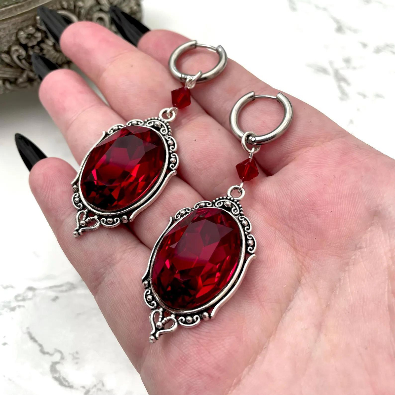 Vampire Cameo Earrings, Gothic - Women'S Victorian Accessories incelemesi ve fiyatı