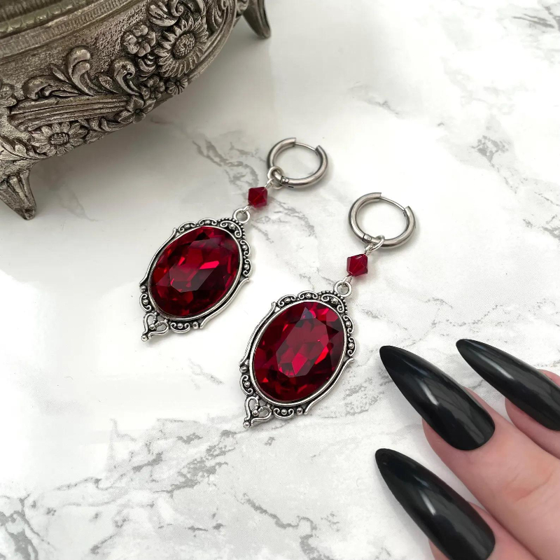 Vampire Cameo Earrings, Gothic - Women'S Victorian Accessories incelemesi ve fiyatı